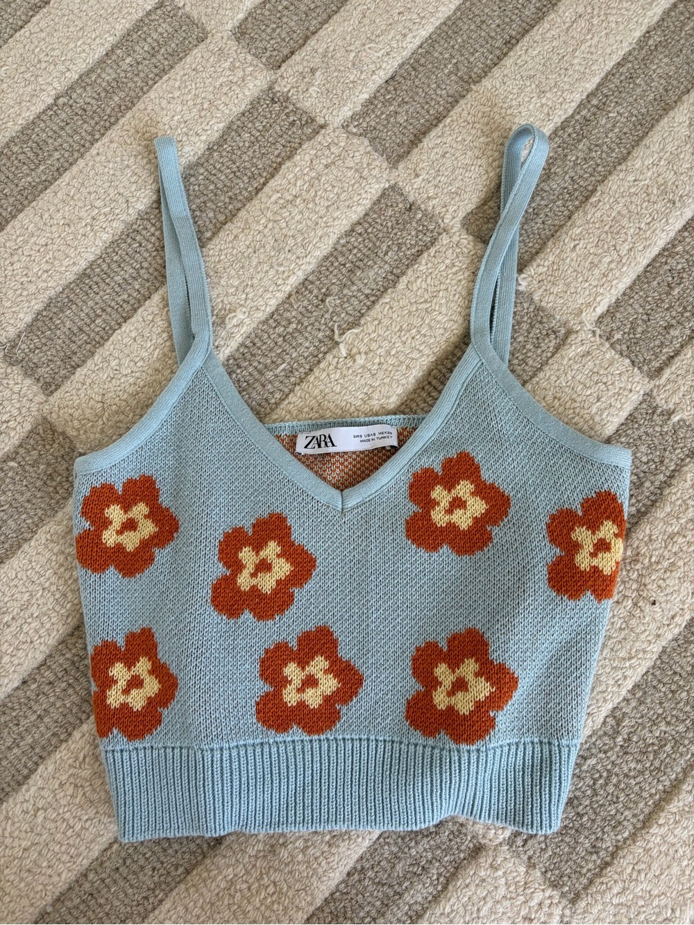 Zara Jacquard Knit Floral Cropped Tank - Picture 2 of 3